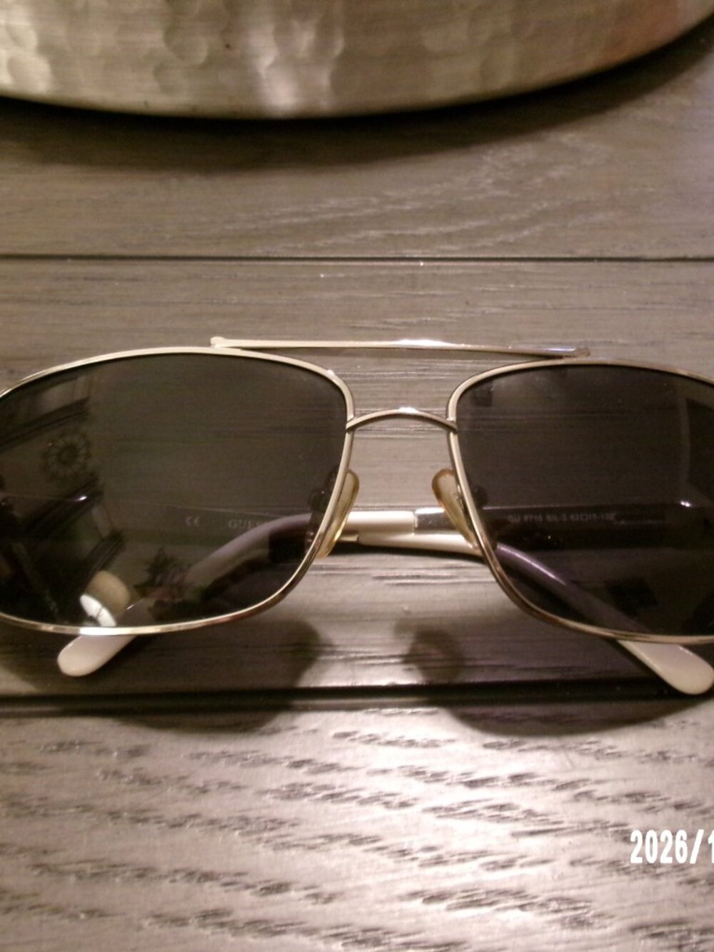 Vintage Guess GU6710 Silver & White Metal Dark Tint Sunglasses Y2K 15-132